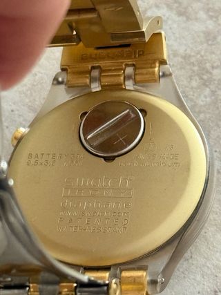 Reloj Swatch Irony Diaphane SVCK4032G Dorado