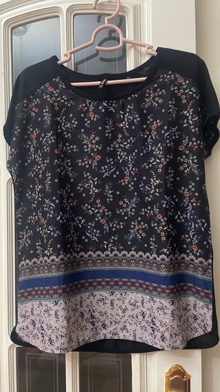 Blusa Stradivarius Estampada Talla S
