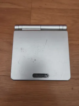 Nintendo Game Boy Advance SP Plata
