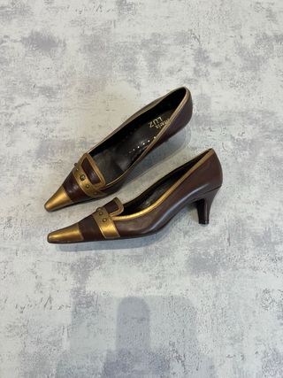 Zapatos de tacón Kitten Heels Marrón y Dorado