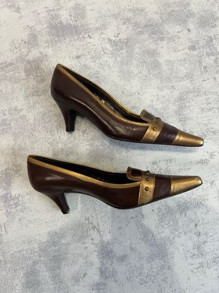 Zapatos de tacón Kitten Heels Marrón y Dorado