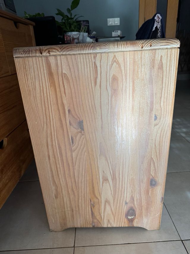 Mesita/Cajonera de pino macizo