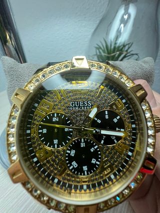 Reloj Guess Dorado y Negro