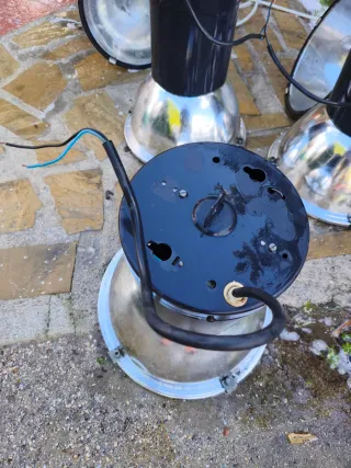 Foco industrial metálico