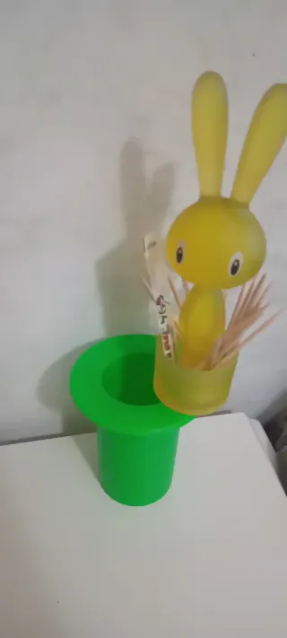 Porta stuzzicadenti coniglio verde giallo