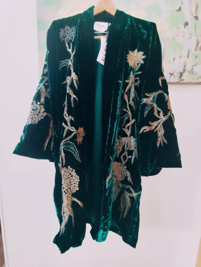 Kimono 3/4 Terciopelo Verde Sfera Bordado