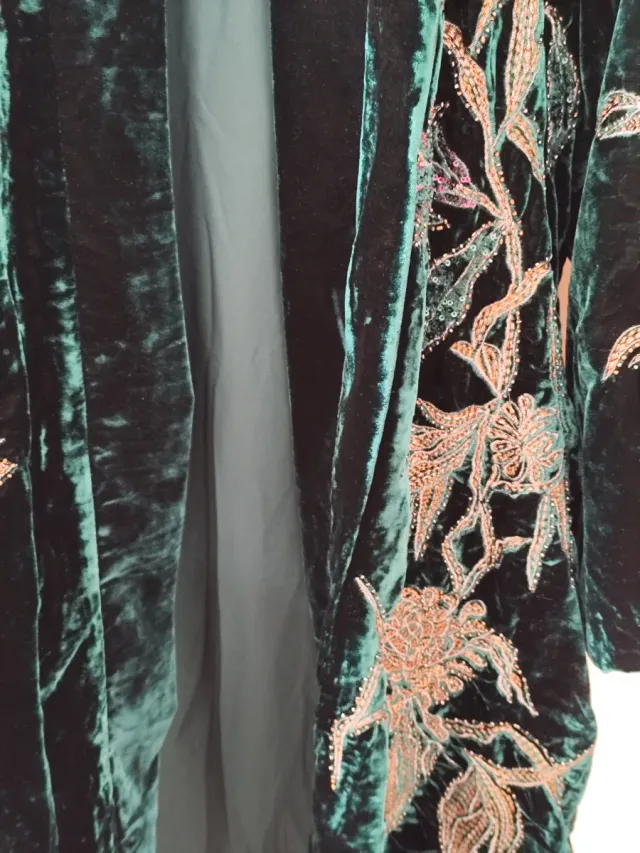 Kimono 3/4 Terciopelo Verde Sfera Bordado