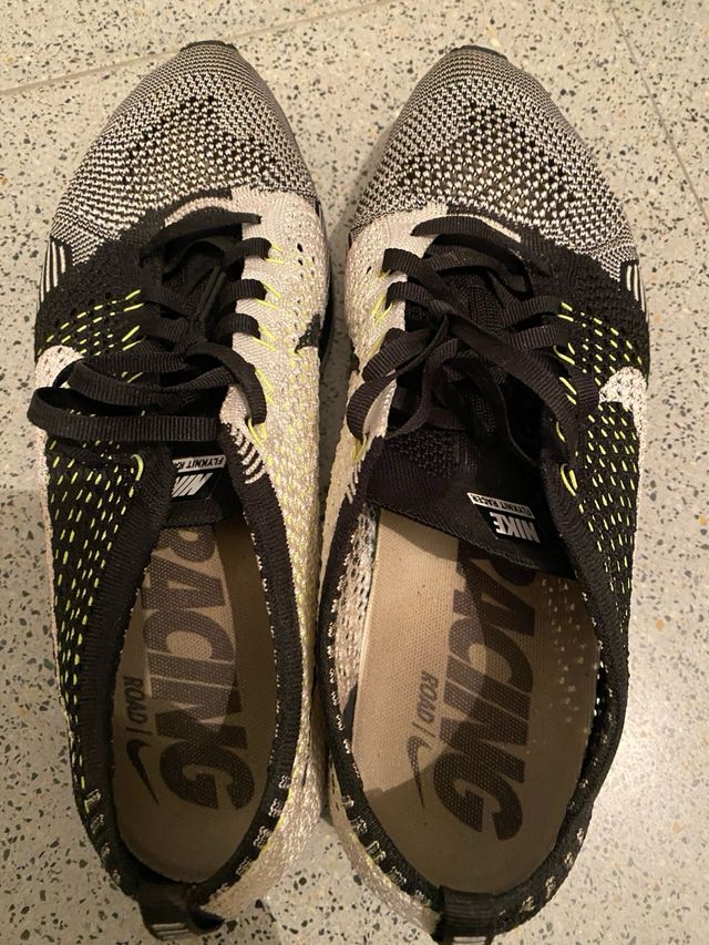 Nike Flyknit Racer Negro Gris