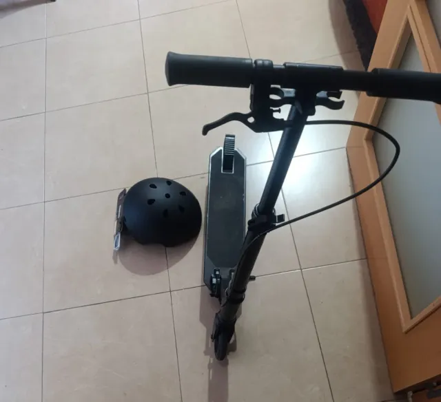 Patinete y Casco Oxelo Negro