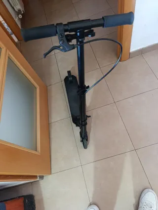 Patinete y Casco Oxelo Negro