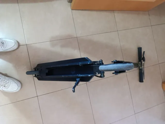 Patinete y Casco Oxelo Negro