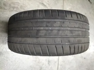 Neumático Michelin Pilot Sport 215/40ZR17