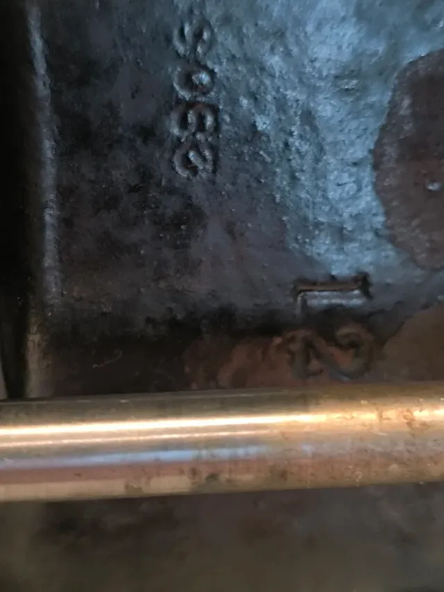 Máquina de coser SINGER antigua