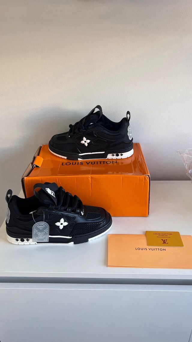 Zapatos Louis Vuitton Negros y Blancos