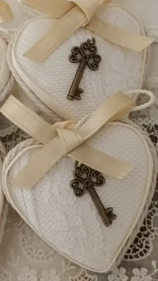 Cuore shabby chic con chiave
