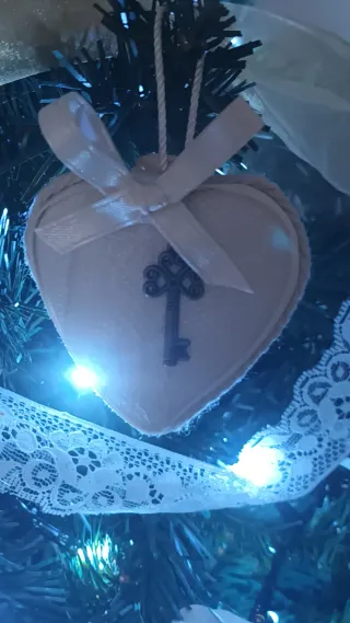 Cuore shabby chic con chiave