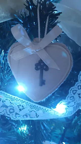 Cuore shabby chic con chiave