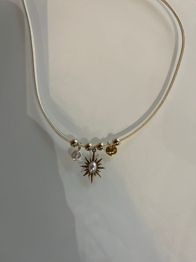 Choker con luna madreperla oro e bianco