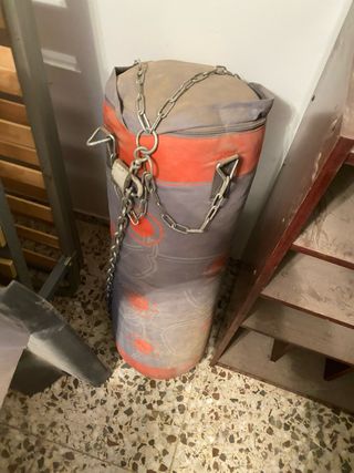 Saco de boxeo con cadena