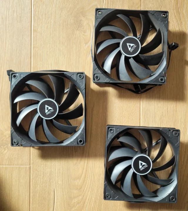 Lote 3 ventiladores Arctic PWM PST