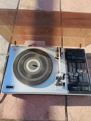 Giradischi non funziona, Philips argento e nero