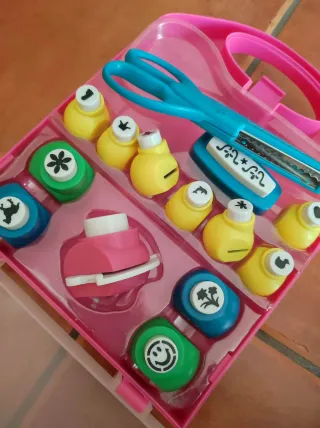 Kit troqueladoras y tijeras manualidades