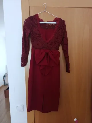 Vestido fiesta granate encaje lazo
