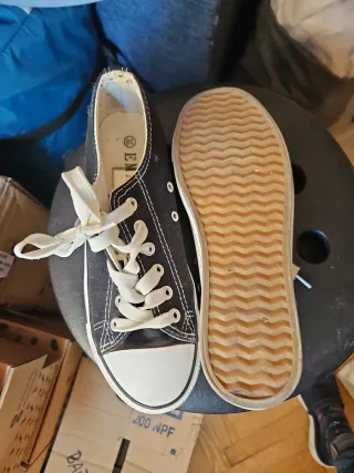 Zapatillas negras (Tipo Converse. Sin marca 38)