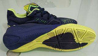 BOTAS DE FÚTBOL DECATHLON IMVISO 35 EN BUEN ESTADO