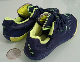 BOTAS DE FÚTBOL DECATHLON IMVISO 35 EN BUEN ESTADO