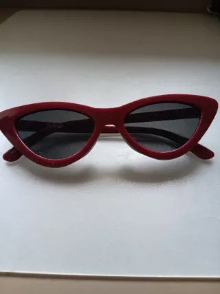 Gafas de sol ojo de gato rojas