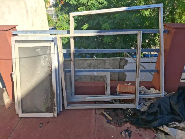 Marcos de aluminio con ventanas