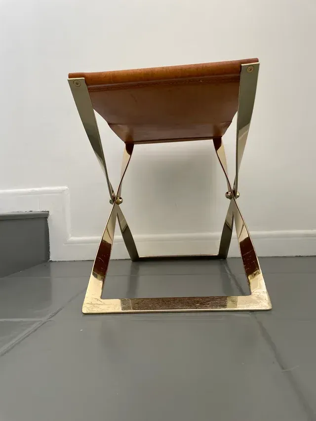 Sgabello pieghevole in pelle e metallo Kaljerone