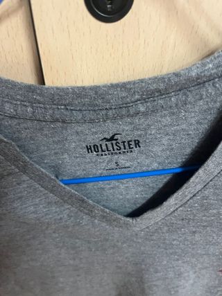 Camiseta Hollister Gris y Negra