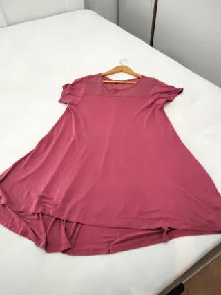 Camiseta rosa marca Singular