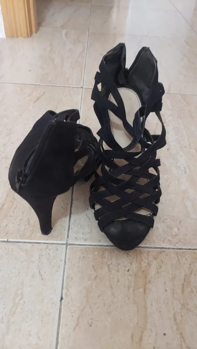 Zapatos de tacón negros