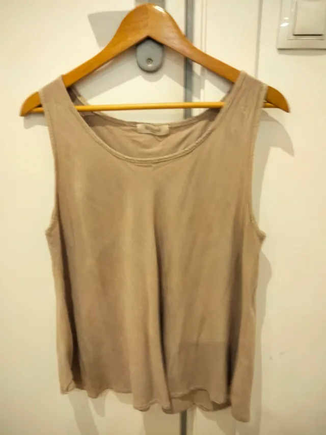 Camiseta tirantes beige