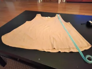 Camiseta tirantes beige