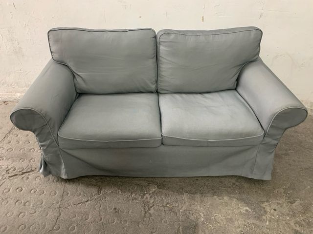 Sofá de 2 plazas perfecto!!