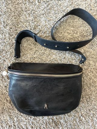 Bolso riñonera de piel