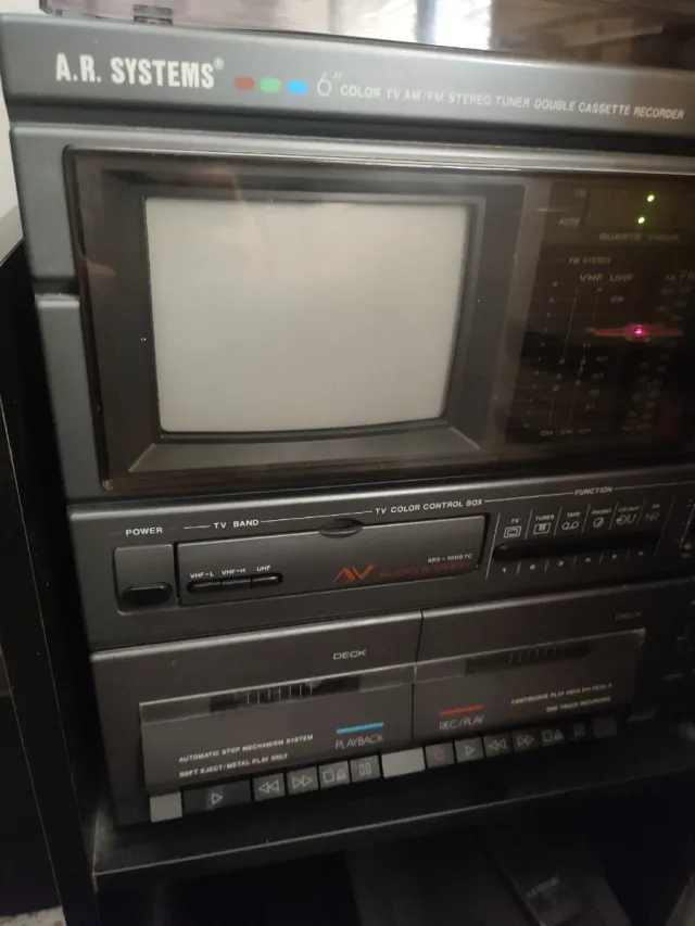 TV 6 A.R. SYSTEMS Radio Cassette