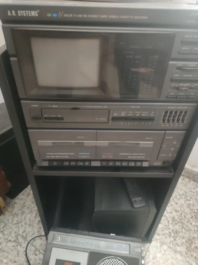 TV 6 A.R. SYSTEMS Radio Cassette