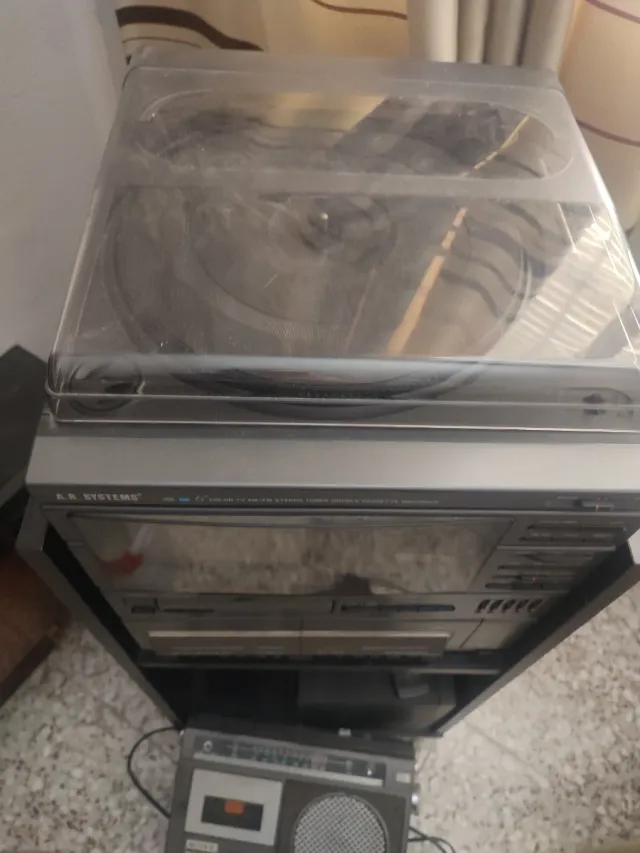 TV 6 A.R. SYSTEMS Radio Cassette