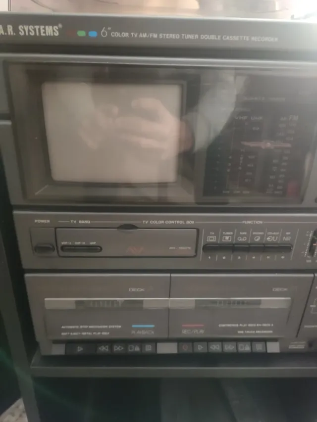 TV 6 A.R. SYSTEMS Radio Cassette