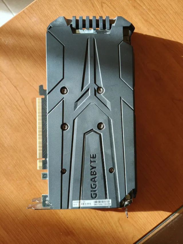 Tarjeta Gráfica Gigabyte 1050 Ti