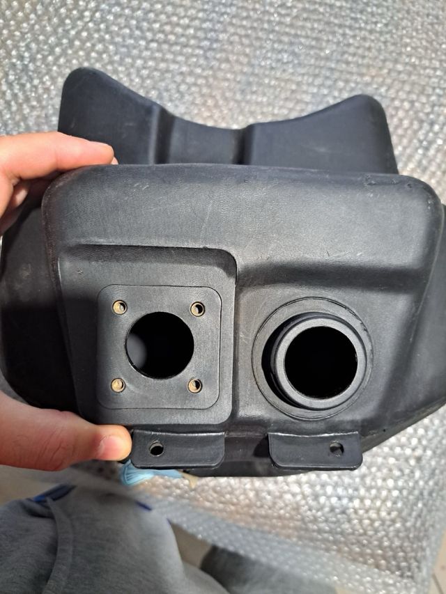 Serbatoio benzina Malaguti nuovo fondo magazzino