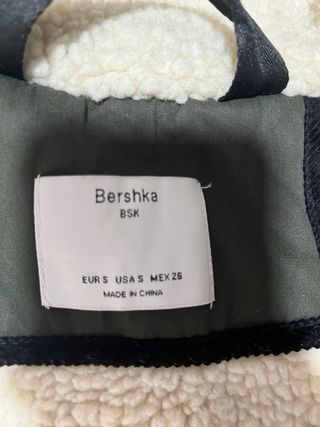 Chaqueta parka verde militar con capucha