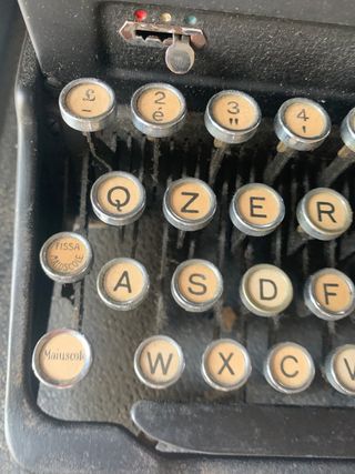 Macchina da scrivere Everest