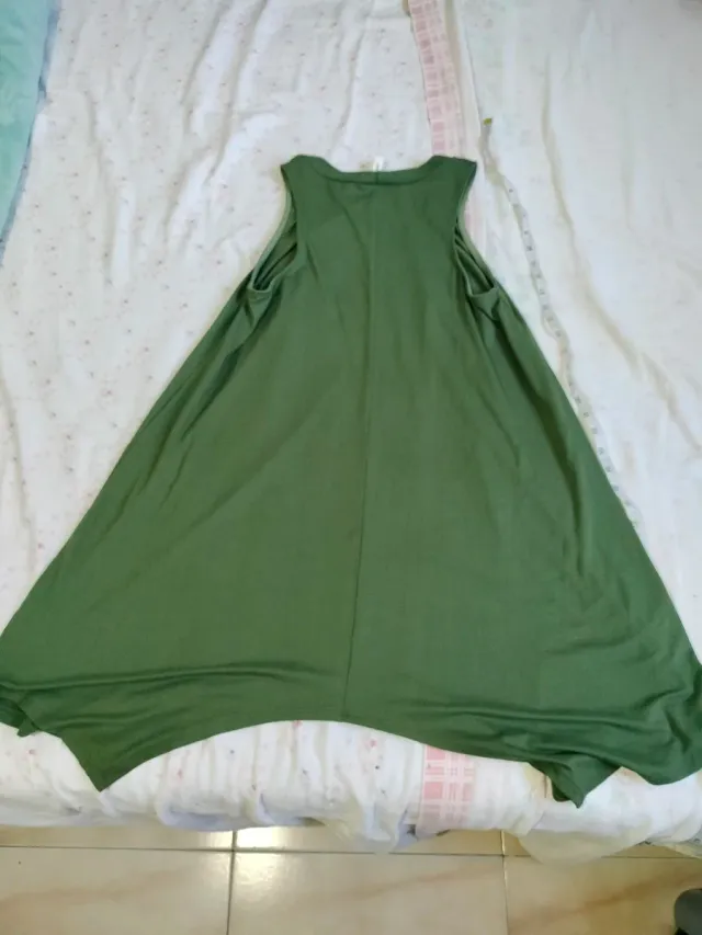 Vestido verde oscuro sin mangas