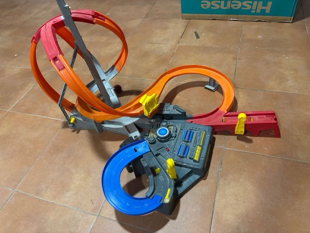 Circuito Hot Wheels con pilas